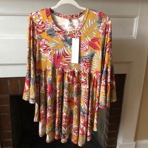 Casual floral and leaf print top